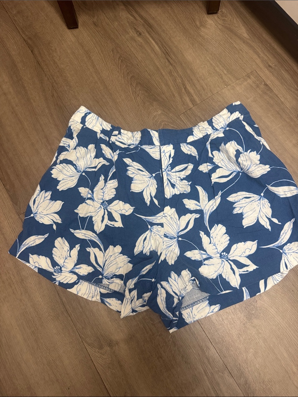 GAP Blue Floral Print Women's linen shorts